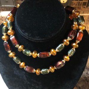 🔥SOLD🔥VINTAGE  Burgundy, Dark Green, Bronze & gold Beaded Necklace